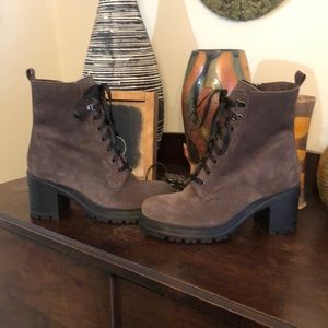 La Canadienne booties NWOB